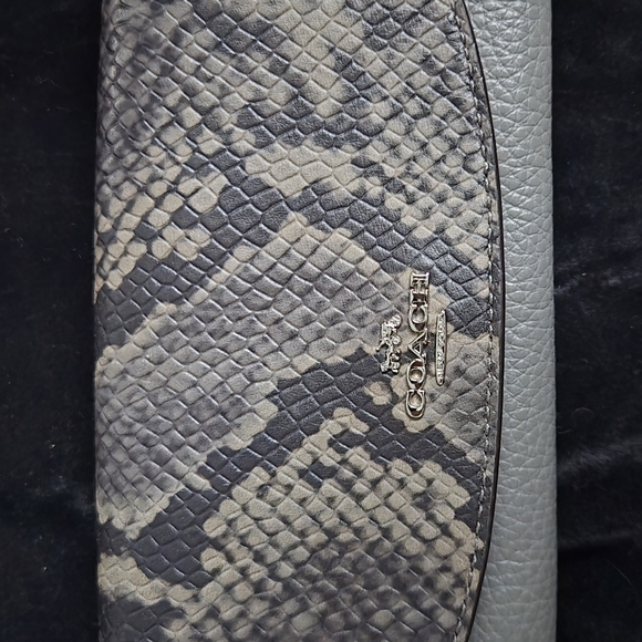 Coach Gray Shoulder Bag with Signature Hardware - Picture 4 of 5